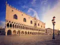 Il Palazzo Ducale di Venezia, un capolavoro gotico. Il suo prezzo è inestimabile, ma la visita vale ogni centesimo.