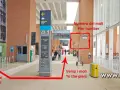 Interno aeroporto Venezia, segnaletica per il terminal e i moli. L'autobus per l'aeroporto è una opzione comoda.