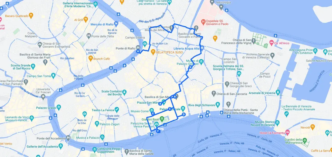 Un itinerario a piedi per scoprire Venezia in un giorno, partendo dalla stazione. Il percorso tocca luoghi iconici come il Ponte di Rialto e Piazza San Marco.