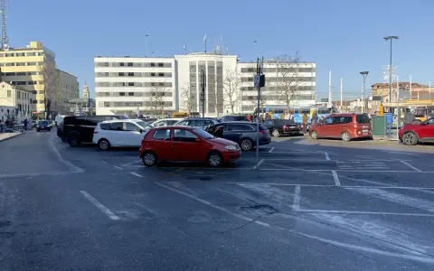 Parcheggio a Piazzale Roma, Venezia. Un itinerario per chi arriva in auto.