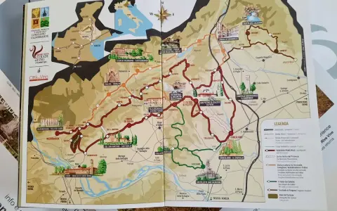 Mappa della Strada del Prosecco, con percorsi, città e attrazioni turistiche.