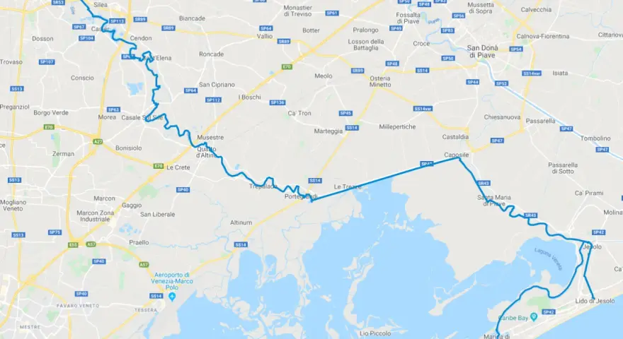 La ciclabile del Sile attraversa paesaggi veneti, da Treviso fino alla Laguna di Venezia, offrendo un percorso suggestivo.