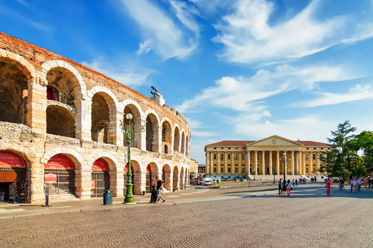 Arena di Verona e Palazzo della Gran Guardia, un'ottima idea per cosa vedere a Verona.