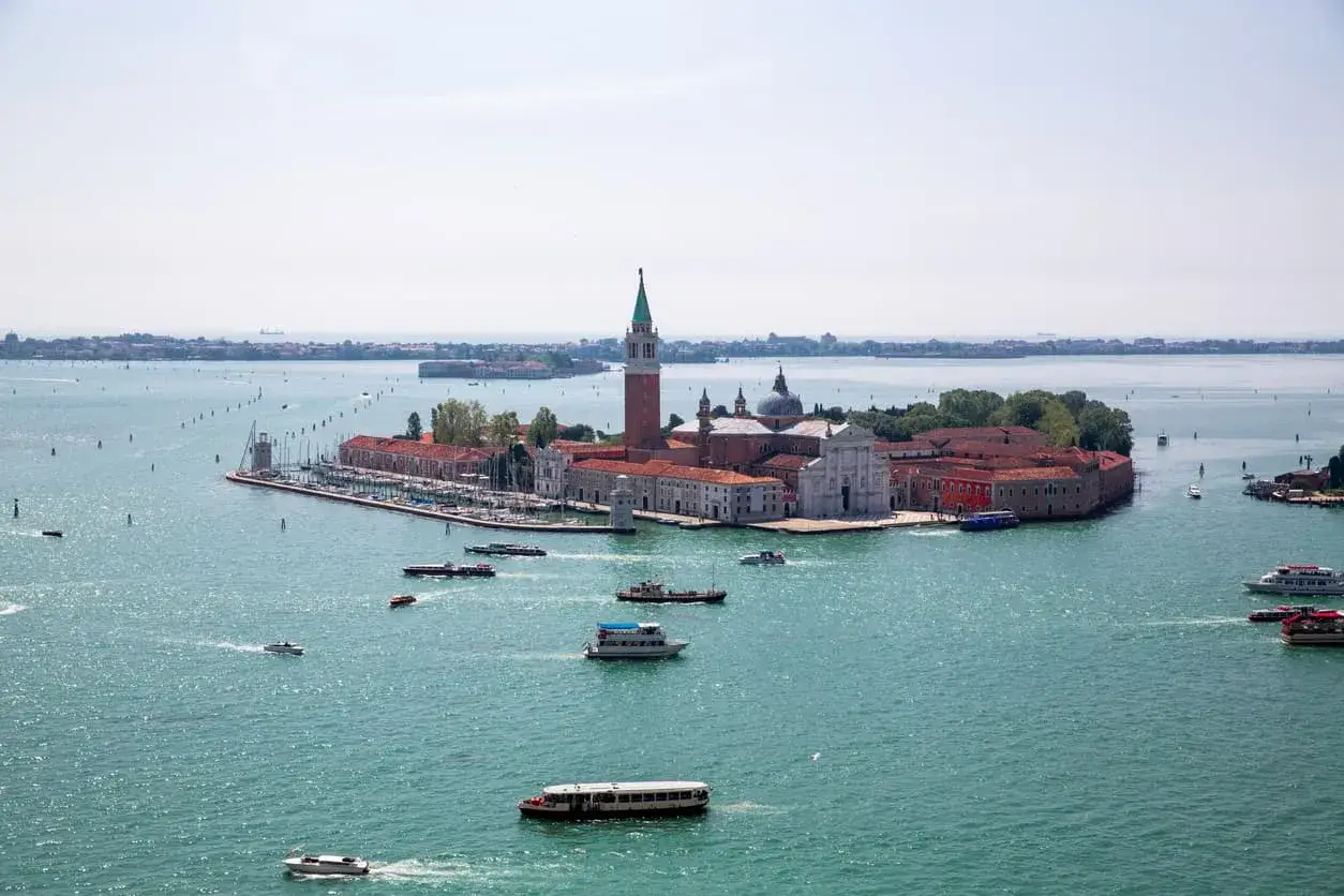 Isola di San Giorgio Maggiore, Venezia. Per raggiungerla, prendi un vaporetto.